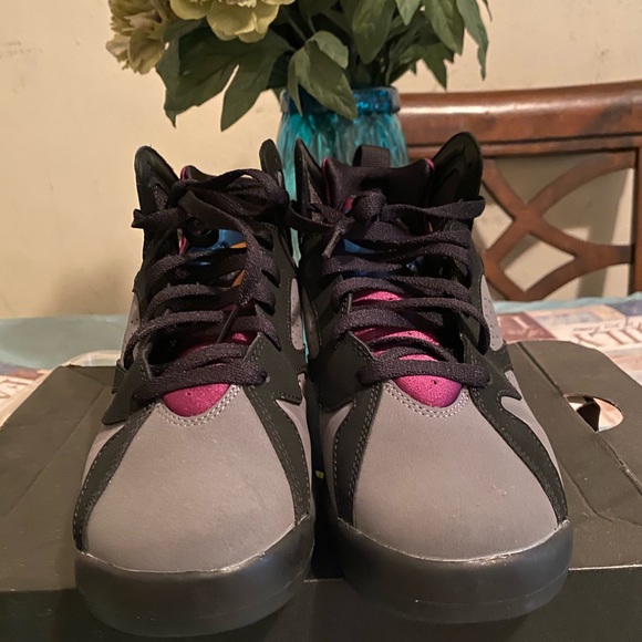 Jordan Bordeaux 7 - Picture 1 of 4